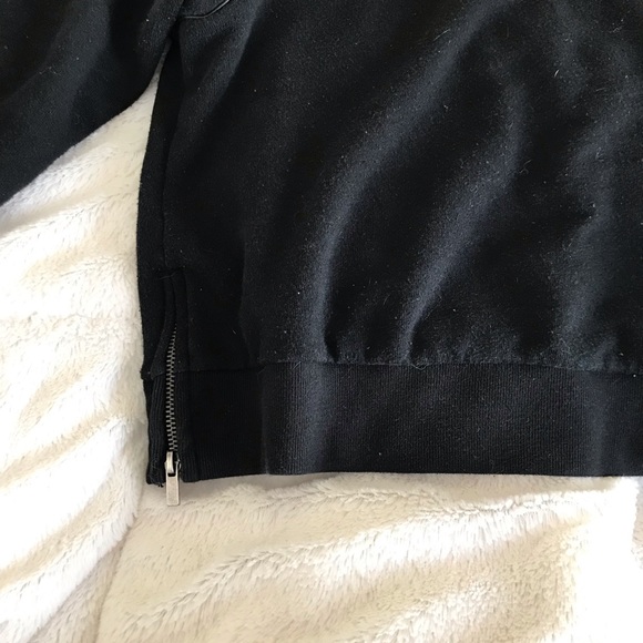 💥4 FOR $20💥Abercrombie & Fitch sweatshirt - Picture 3 of 6